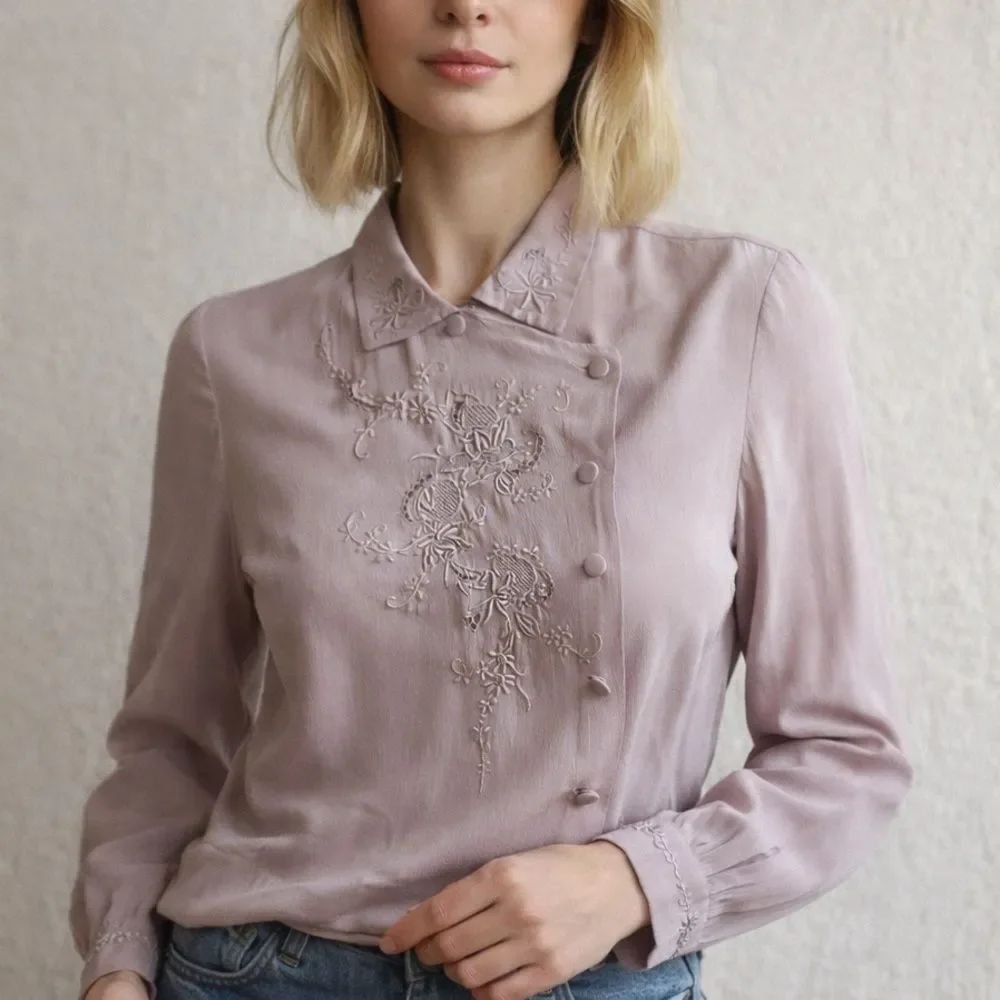 Chinoise Vintage Silk Lavender Lilac Embroidered Button Front Blouse Size 10